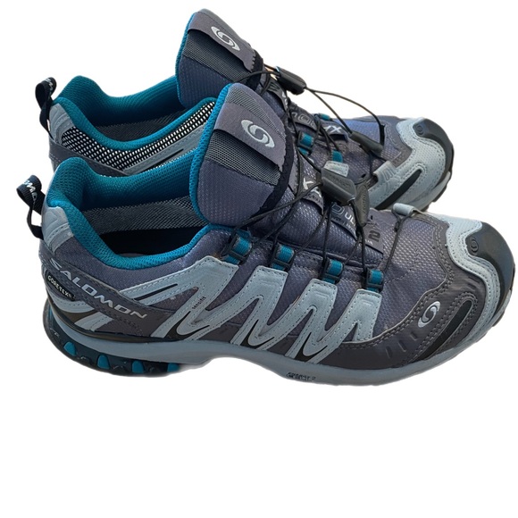 Salomon Shoes - Salomon trail running shoes in like new condition. Women’s size 9.